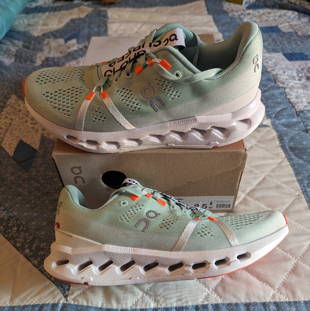 On Cloudsurfer running shoes size 8.5